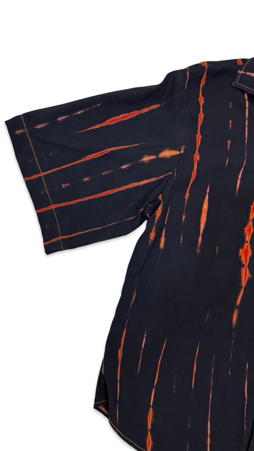 Nyeusi tii shirt