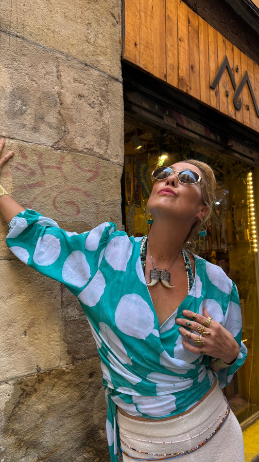 Tikiti blouse